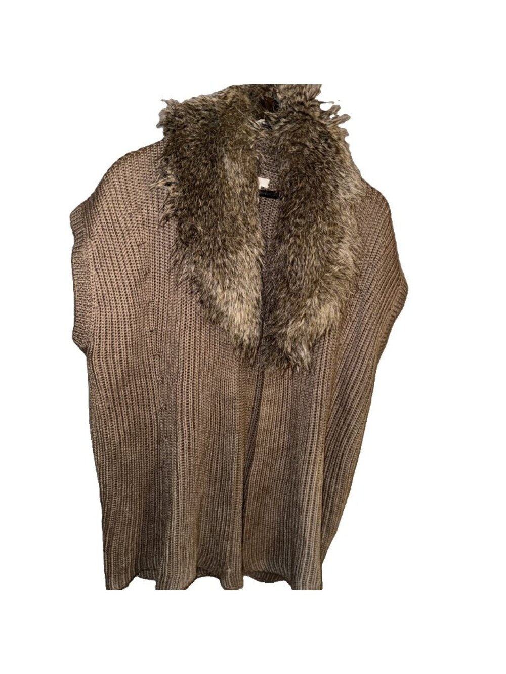 Chicos size 2 Sweater Vest Gray Chunky Cable knit faux fur trim 30% Wool Blend